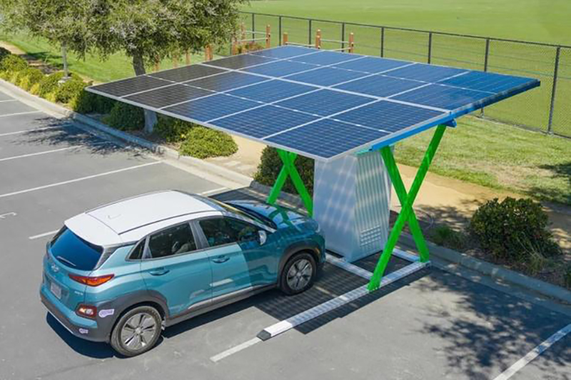 Sạc xe điện bằng năng lượng mặt trời sở hữu nhiều ưu điểm về công nghệ và mang ý nghĩa tích cực trong vấn đề bảo vệ môi trường.